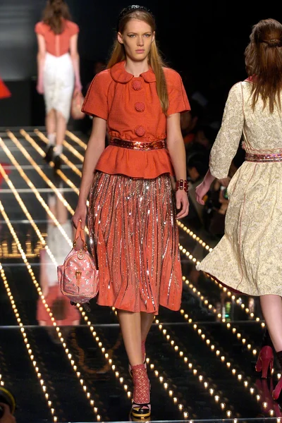Look 15